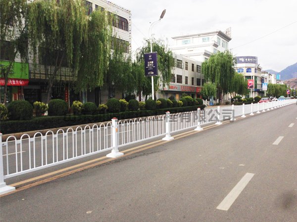 山東濟(jì)南圍擋護(hù)欄廠家