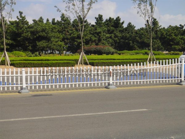 護欄如何進去定期維護和保養(yǎng)？